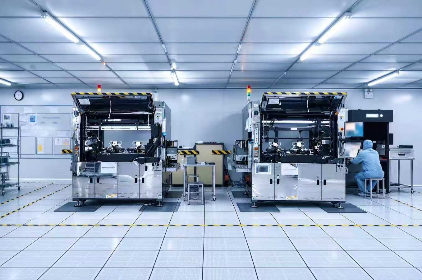Batch Consistency Control for Identically Designed Optical Engines